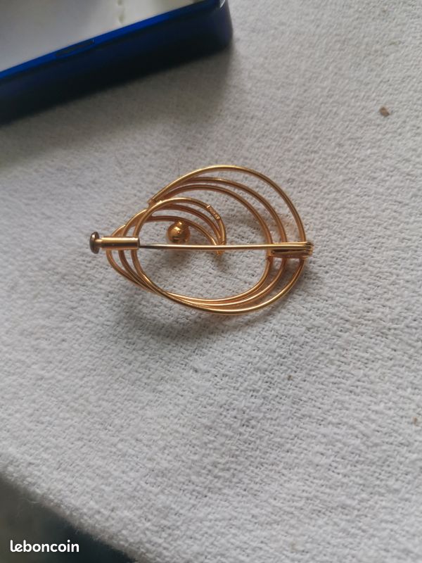 Broche ancienne fantaisie plaqué or (image 3)
