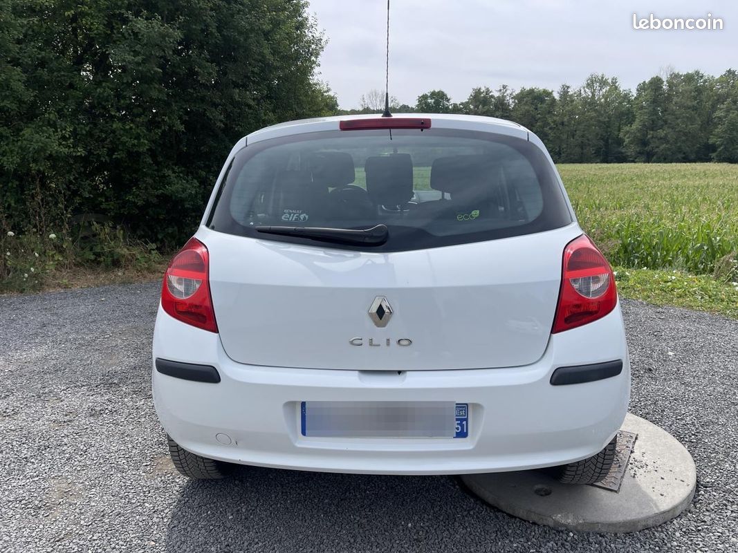 RENAULT CLIO III BERLINE 1.5 dCi 85 CV | PREMIERE MAIN - SORT DE REVISION - KIT DISTRIB FAIT (image 7)