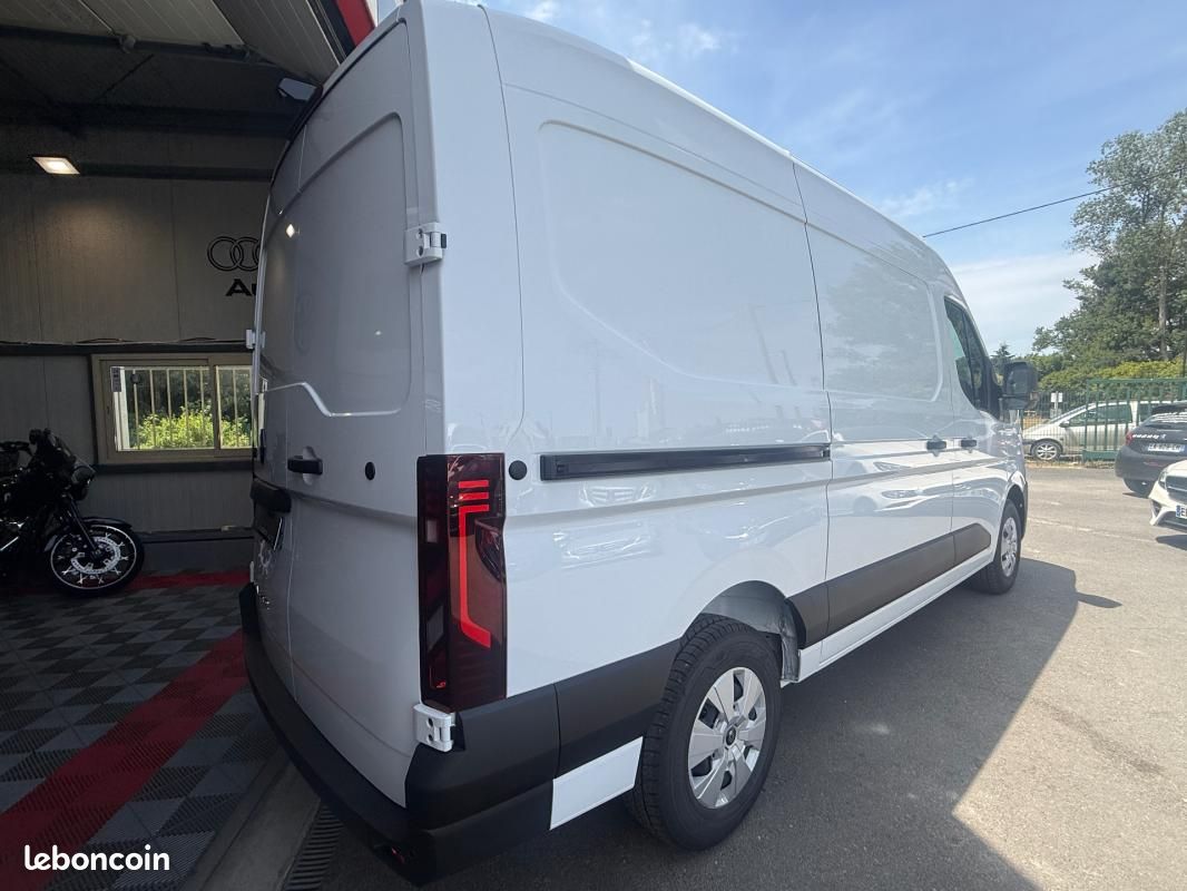 Renault Master FOURGON FGN TRAC 3T5 L2H2 BLUE DCI 150 ADVANCE NEUF 27 000 HT / 32 400 TTC (image 8)