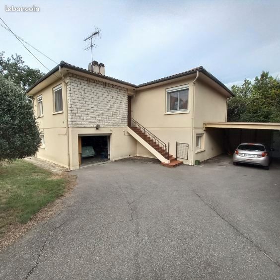 Maison 7 pièces 220 m² · à Colayrac-Saint-Cirq · 220 m² · 260 000 €