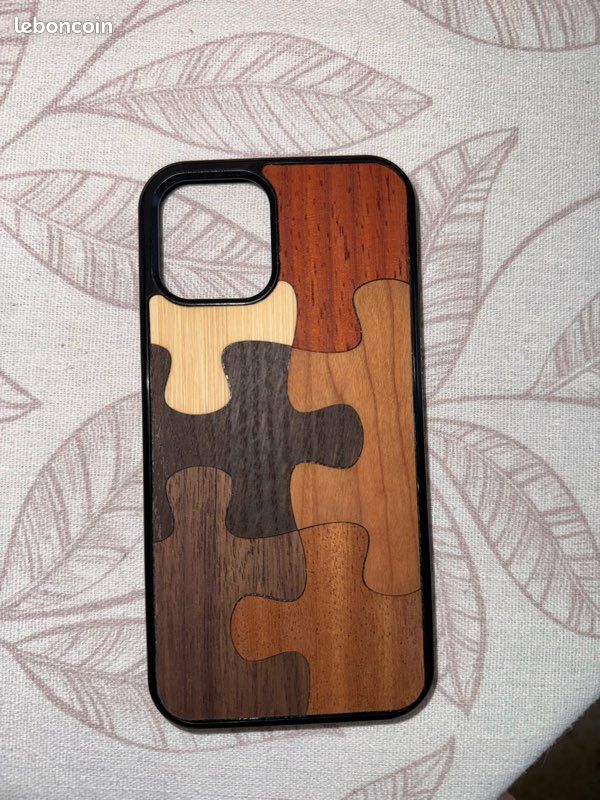 Coque iPhone 12 en bois véritable (image 1)