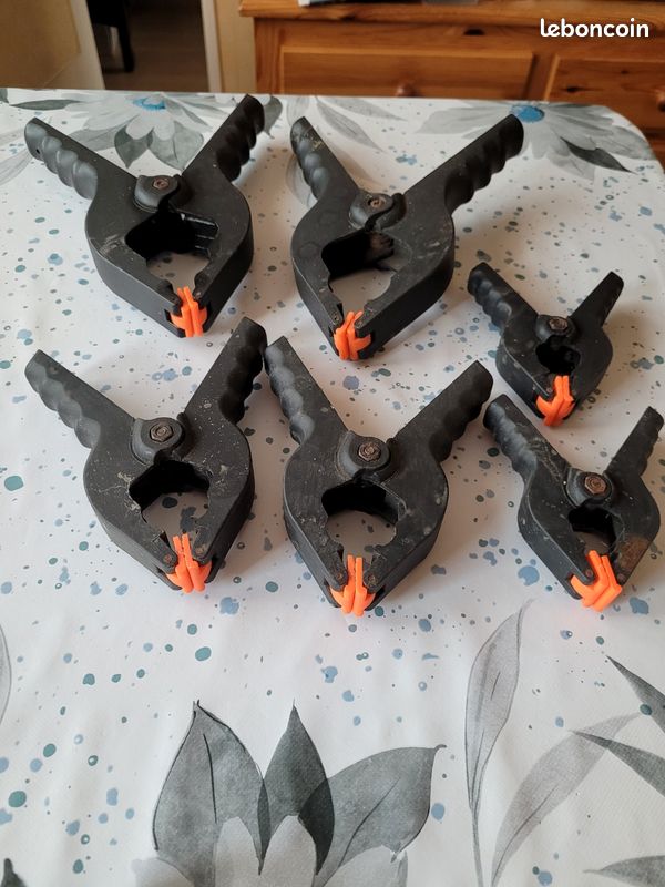 Pinces à ressort ou serres-joints (image 1)