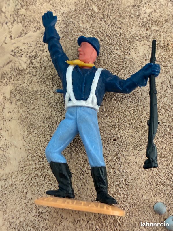 Timpo Toys . Soldat nordiste courant avec fusil - Collection