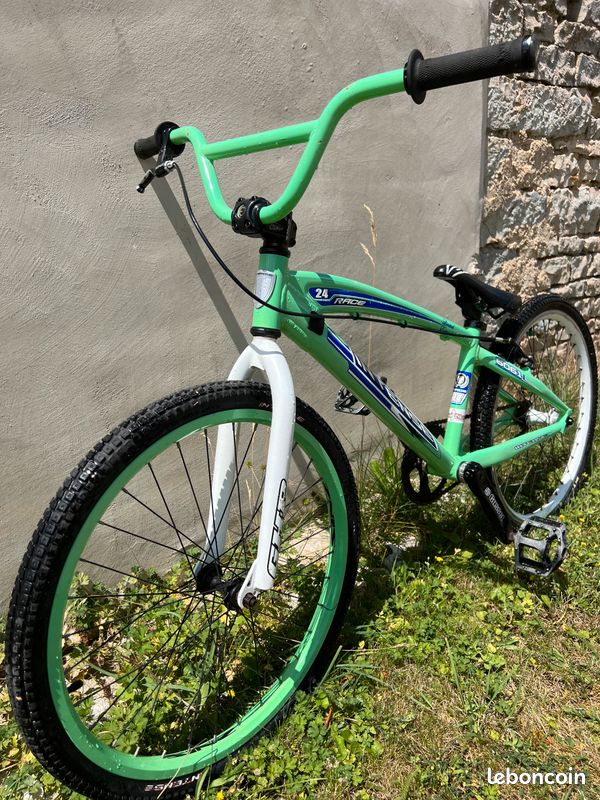 BMX Race Intense Cruiser 24 – Edition Limitée Vélos