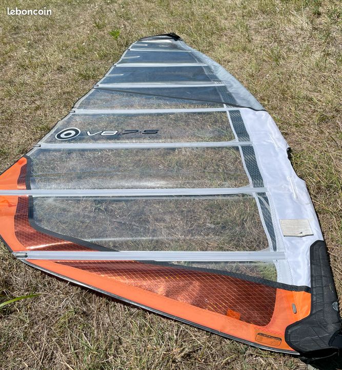 Neil Pryde V8 red - Voiles Windsurf Slalom/Race
