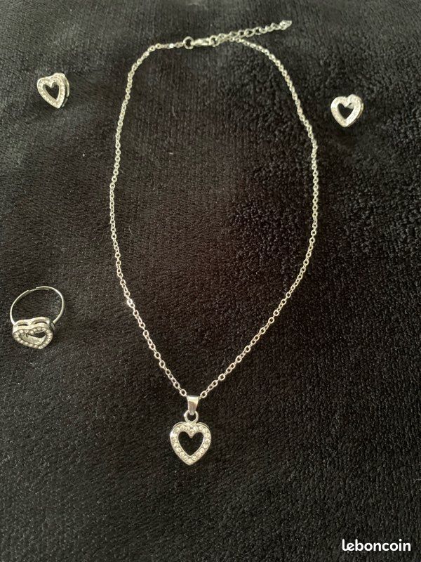 Ensemble bijoux en acier (image 1)