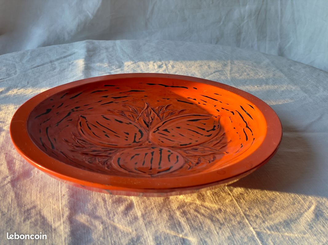 Plateau En Bois Rond Sculpté - Dessous De Plat, Déco Table (occasion)