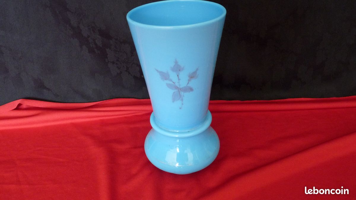Vase Ancien en Opaline Bleue (image 2)