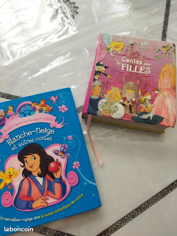 Livres avec plusieurs contes (image 1)