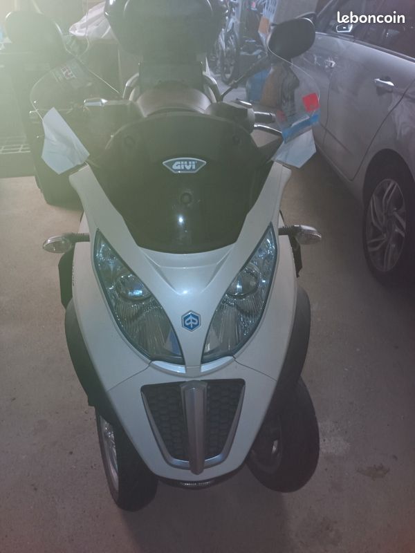 Piaggio MP3 500 (image 1)