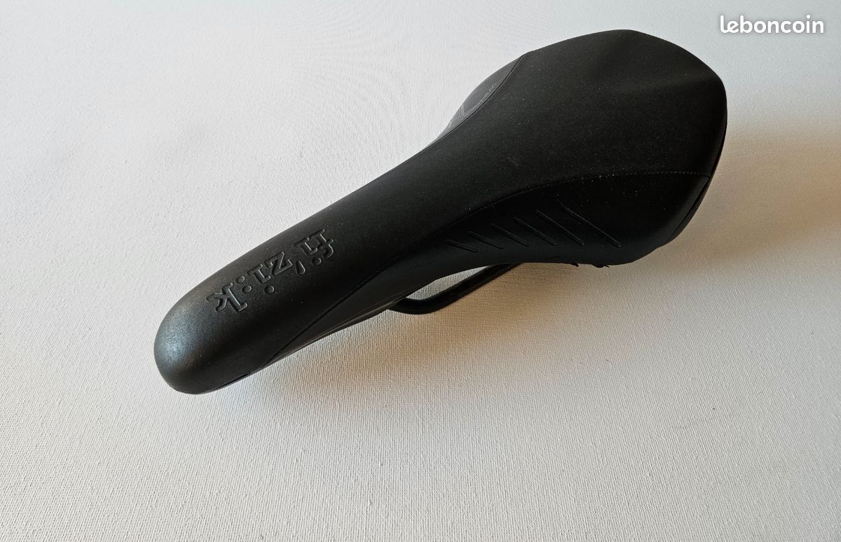 Damensattel Fizik Arione Donna Wing Flex 280x145mm (Neu (gemäss