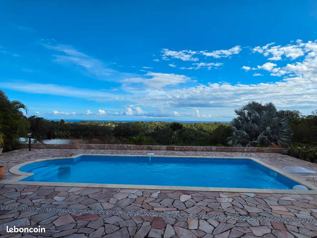 Maison 5 pièces 270 m² · au Gosier · 270 m² · 1 365 000 €