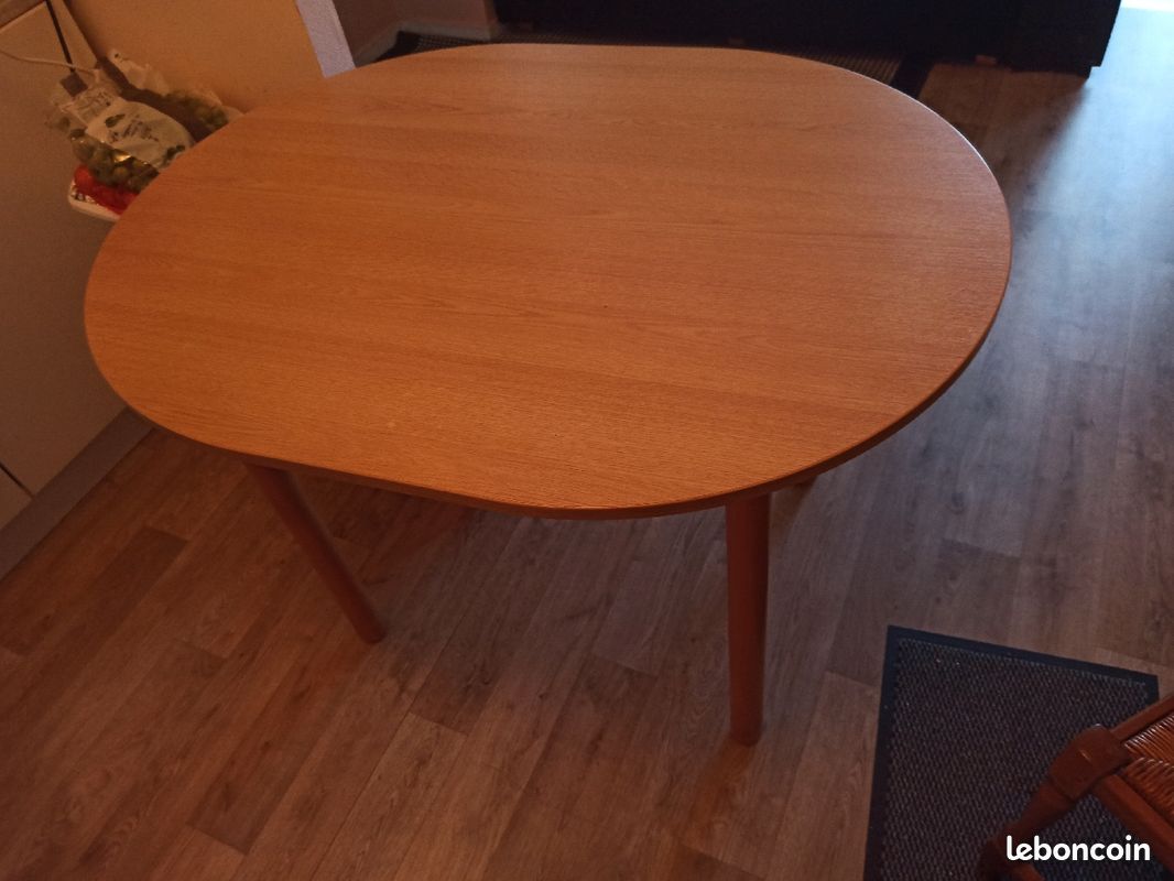Table en bon bois (image 3)