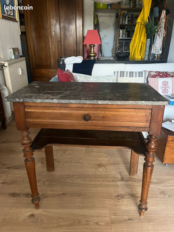 Ancienne table de toilette modifiée (image 1)