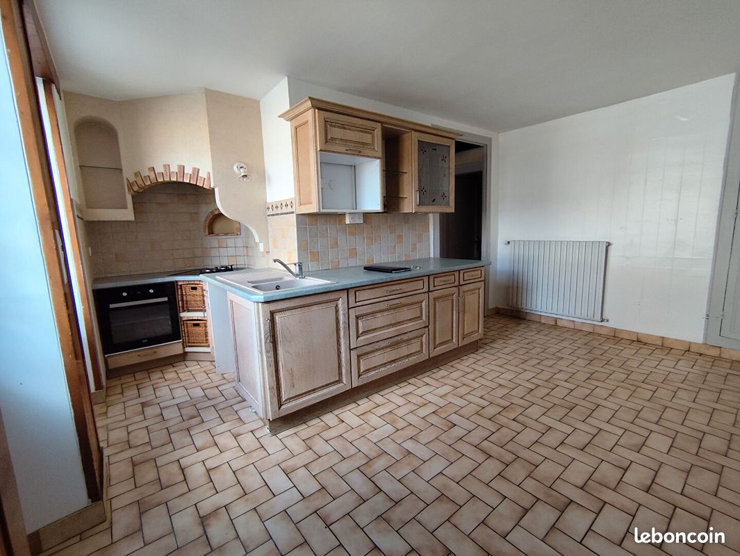 Maison de ville 6 pièces 115 m² - La Crèche 79260 (image 2)