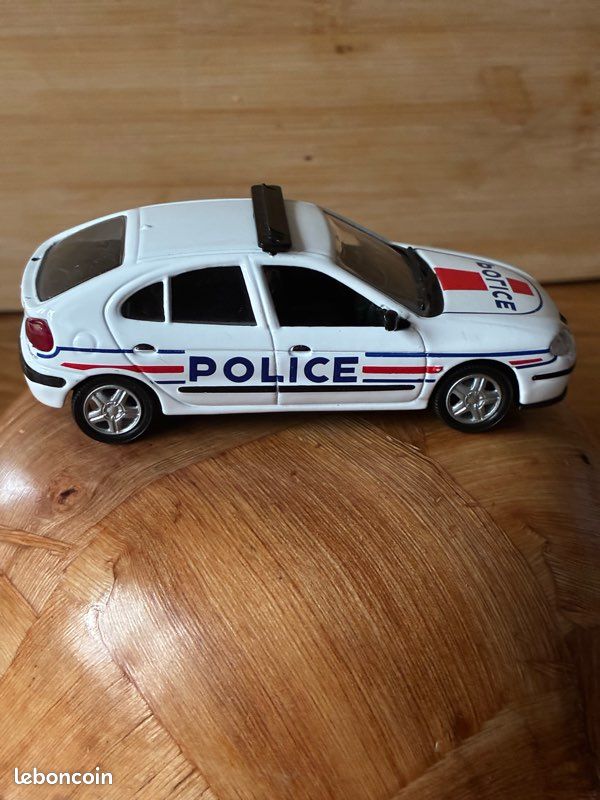 Voiture miniature Renault Mégane police NOREV (image 3)