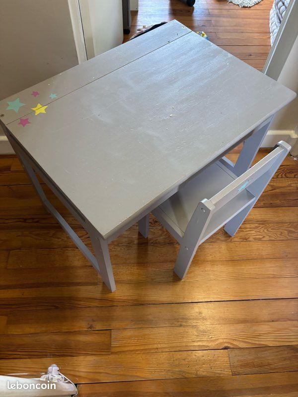 Bureau (image 1)