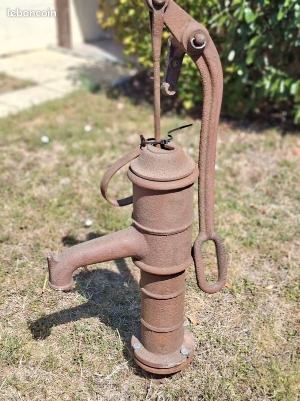 Pompe à eau en fonte (image 2)