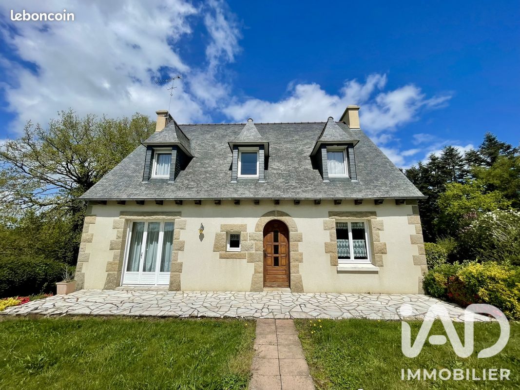 Maison 7 pièces 129 m² · à Bon Repos sur Blavet · 129 m² · 153 000 €