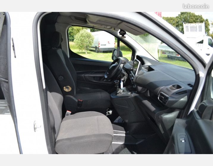 Peugeot PARTNER STANDARD 1000KG BLUEHDI 100CH S&S PREMIUM (image 9)