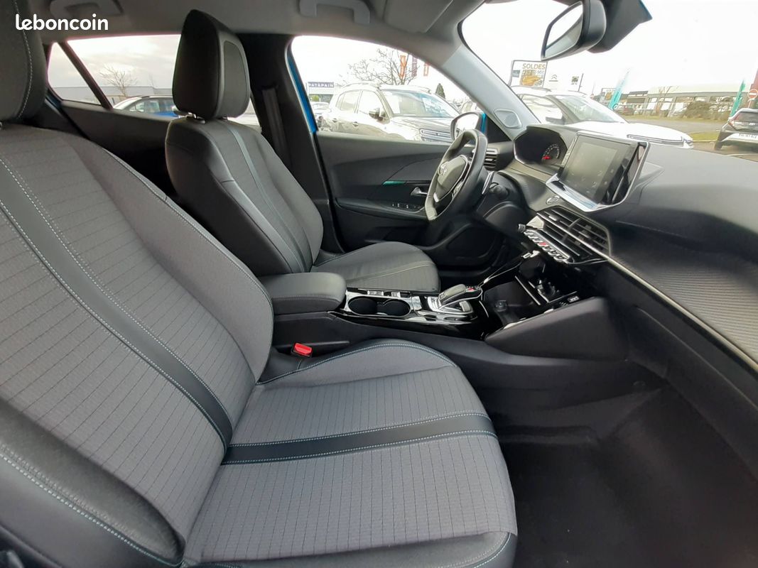 PEUGEOT 2008 PureTech 130 S&S EAT8 Allure (image 9)