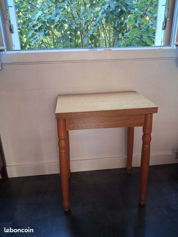 Petite table dépliable (image 1)