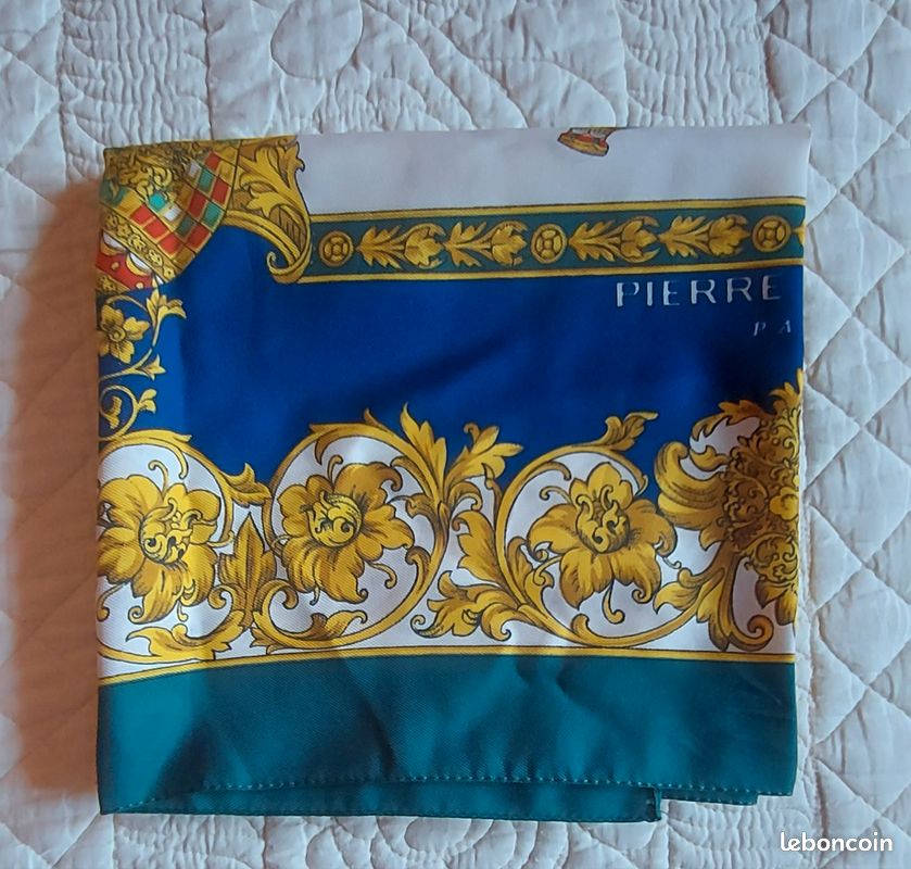 Foulard En Soie Pierre Balmain Vintage - Dimensions 67x68 Cm, Couleur Violet, Occasion
