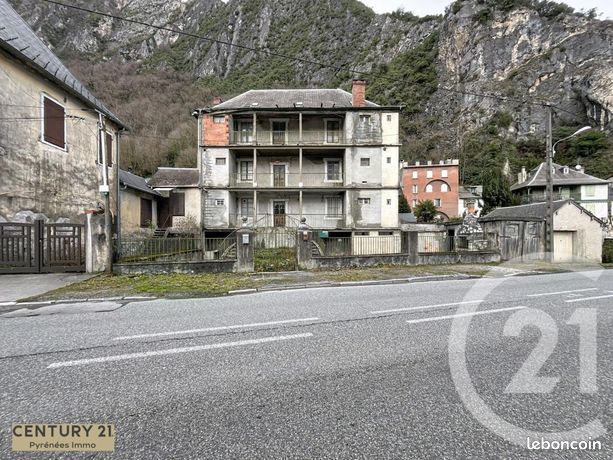 Maison 13 pièces 301 m²