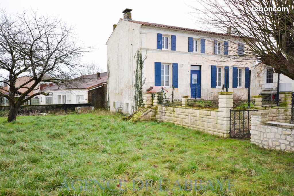 Maison 7 pièces 172 m² · à Saint-Savinien · 172 m² · 324 000 €