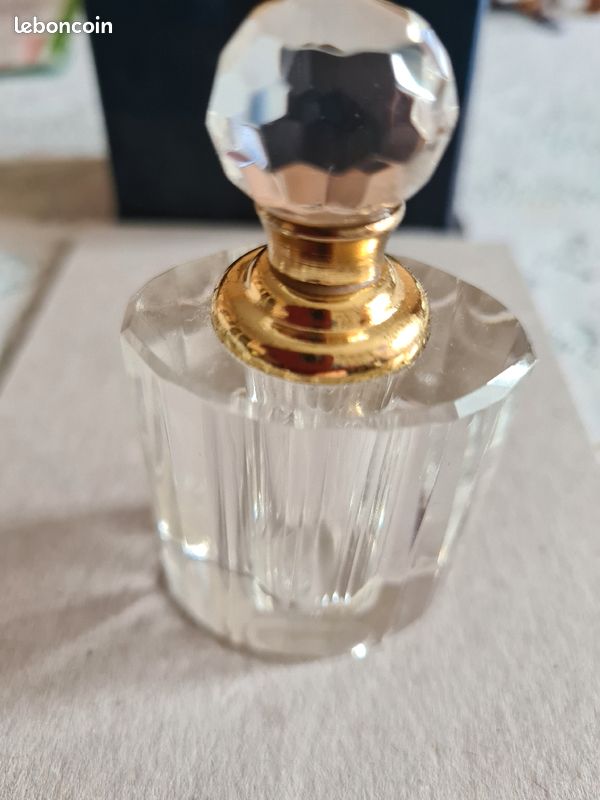 Flacon de parfum (image 1)
