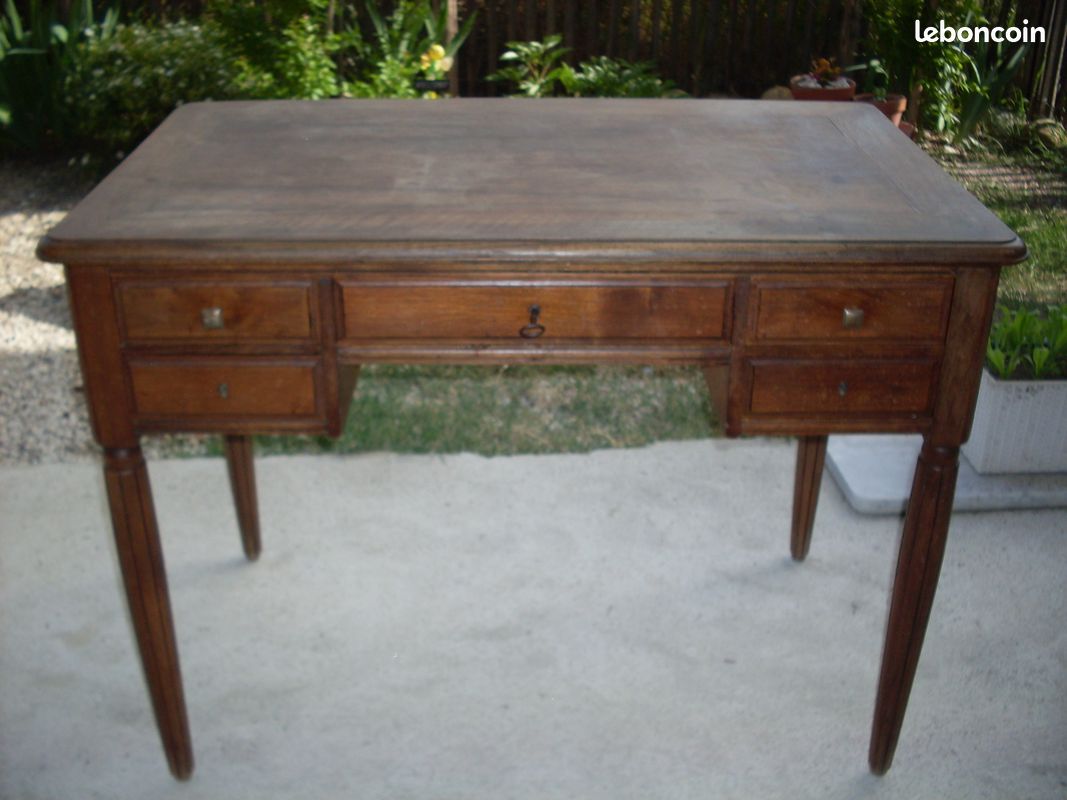 Bureau (image 1)