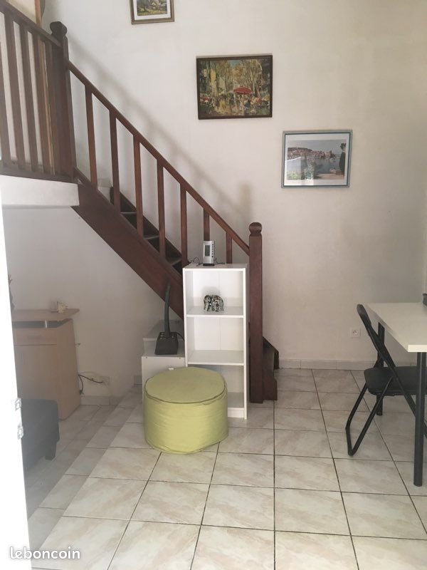 Location (image 1)