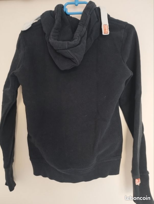 Superdry - Code Surplus - Sweat à capuche à logo - Noir Superdry - Code Surplus - Sweat à capuche à logo - Noir