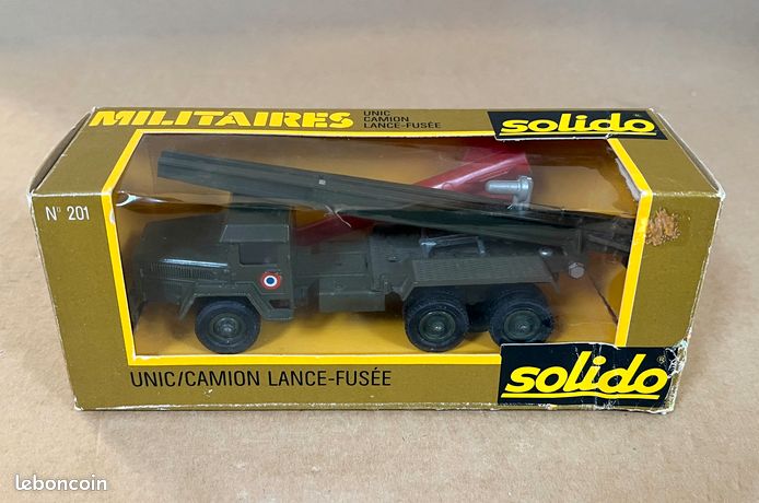 Solido - Model military vehicle (2) - Camion UNIC lance fusée - No. 201