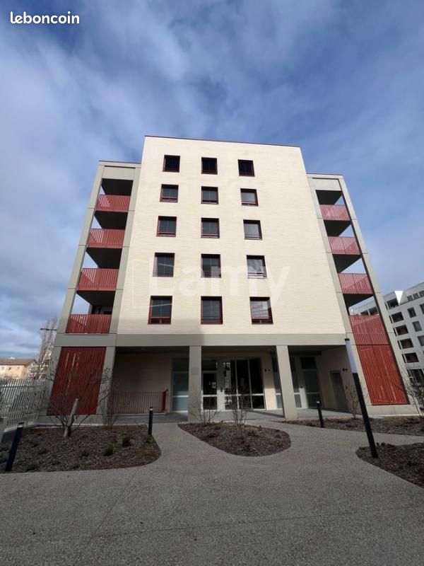 Appartement 2 pièces 52 m² · à Saint-Fons · 52 m² · 845 €/mois