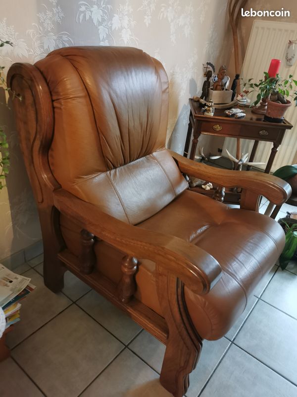 Fauteuil cuir et bois (image 3)