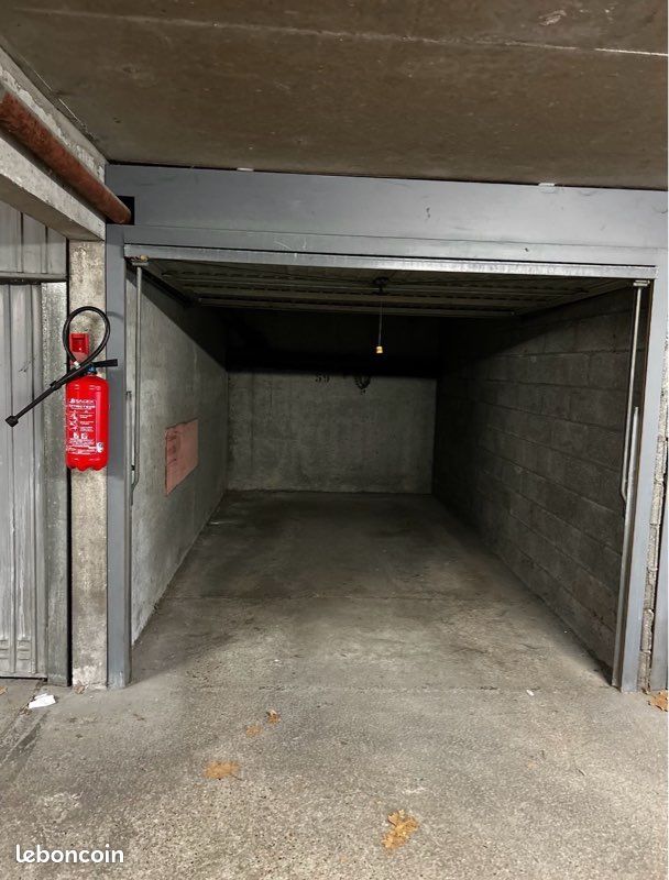 Box garage · à Viry-Châtillon · 120 €