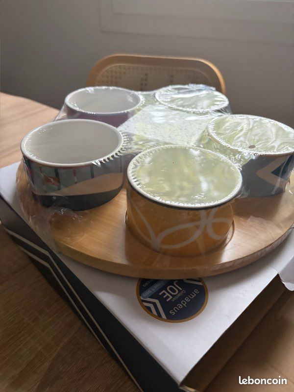 Plateau avec bols apéritifs (image 3)