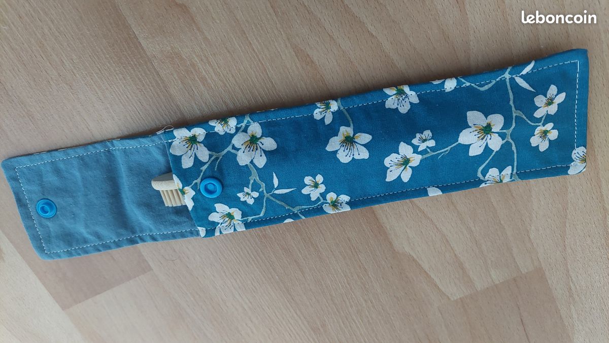 Pochette pour brosse à dents + Brosse (image 3)