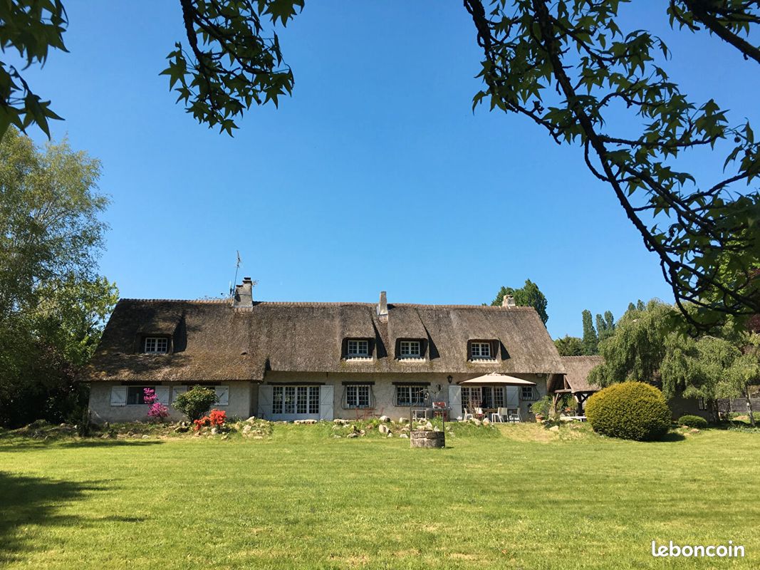 Maison 12 pièces 330 m² · à Les Mesnuls · 330 m² · 1 785 000 €