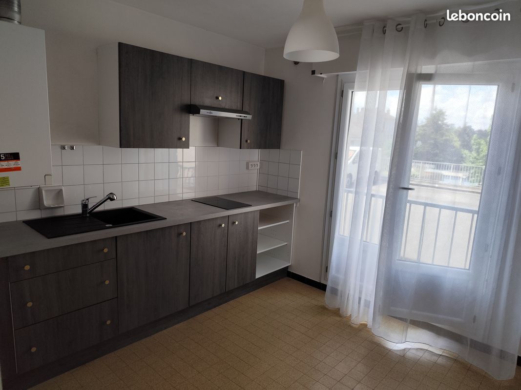 Appartement 1 pièce 34 m² · à Saint-Genest-Lerpt · 34 m² · 60 000 €