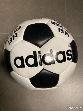 Ballon Coupe du monde 1974 Allemagne adidas FIFA foot Sport