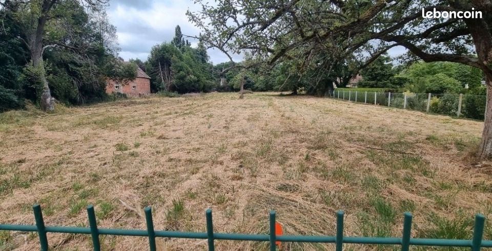 Terrain 421 m² · à Huest · 57 700 €