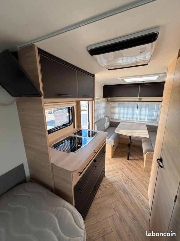Caravane - Caravelair SPORTLINE 492 - Lits jumeaux (image 2)
