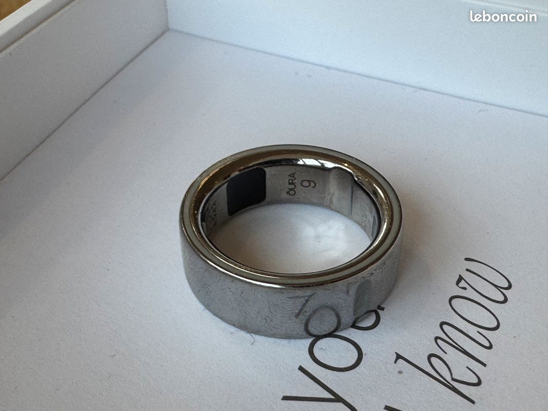 Oura Ring 4 taille 9 - Parfait état avec accessoires (image 5)