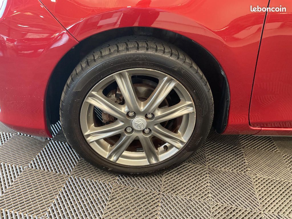 Toyota Yaris 100 VVT-i Style CVT (image 22)