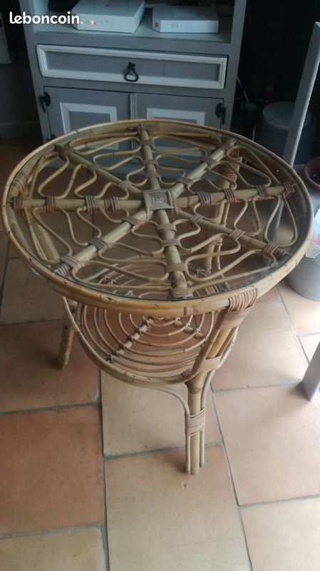 Table rotin avec vitre 0.60m (image 2)