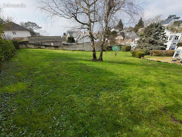 Terrain 704 m² Tours