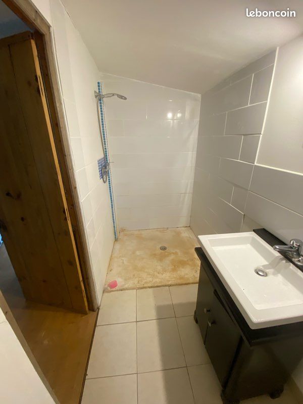Loue meublé t137m.carré · à Noves · 700 €
