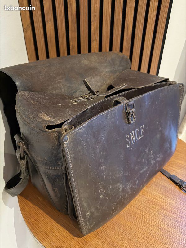 Ancien sac à dos en cuir (Gebraucht) in für CHF 22 – mit Lieferung auf